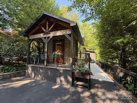 26 NW Cumberland Drive Lake Toxaway NC 28747
