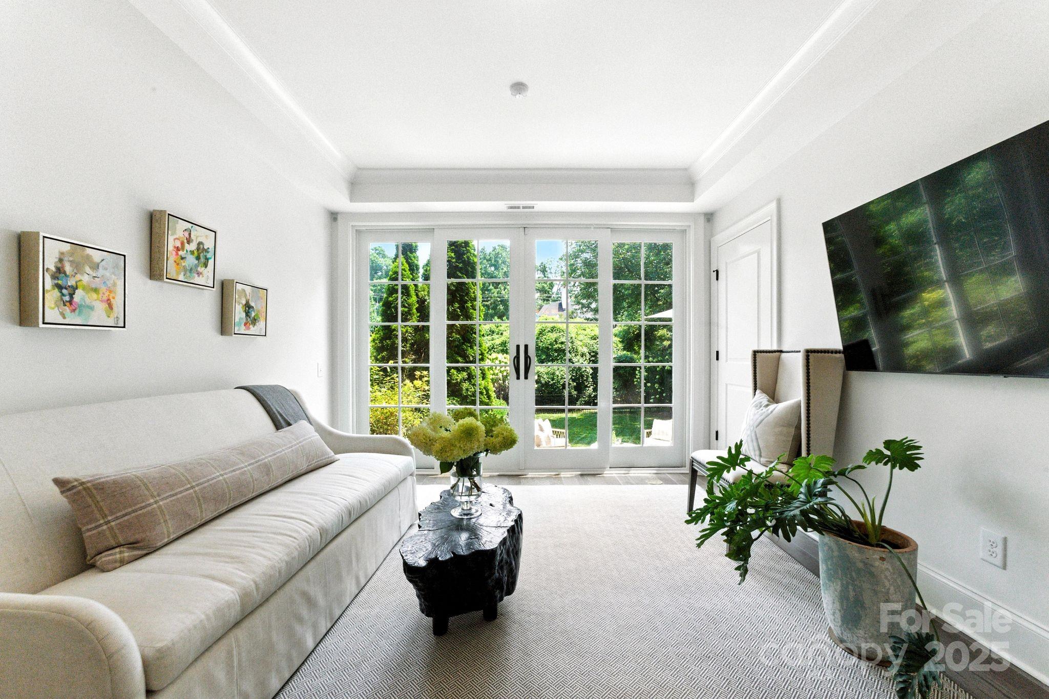 1614 Lombardy Circle