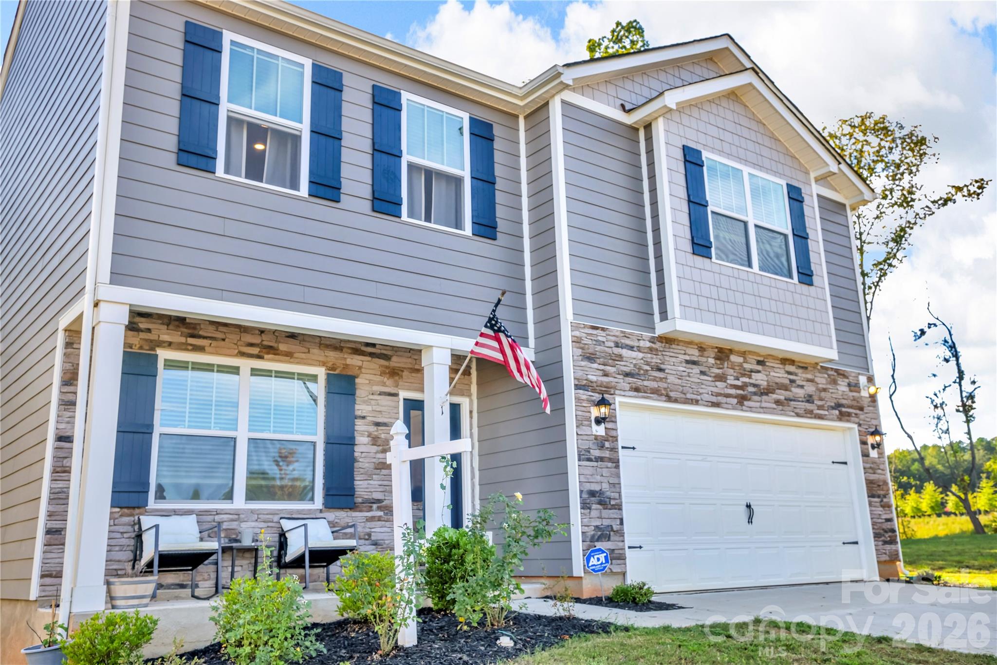 118 N Hill Lane