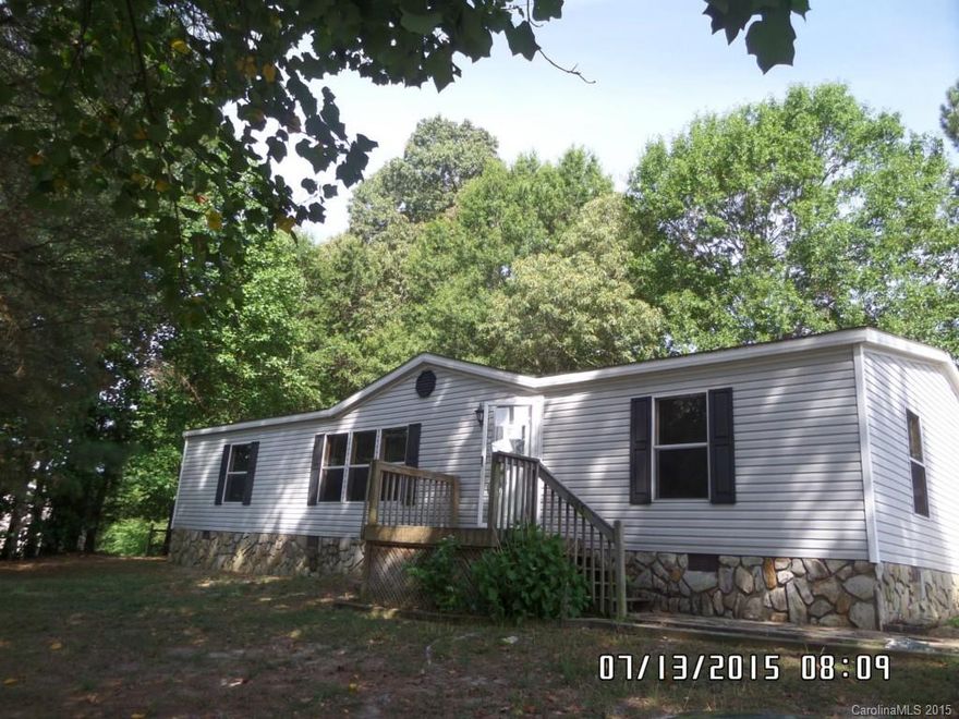 Spacious home,with open great room, split bedroom plan, large kitchen with lots of cabinets. Rural location, but convenient to town, easy to show