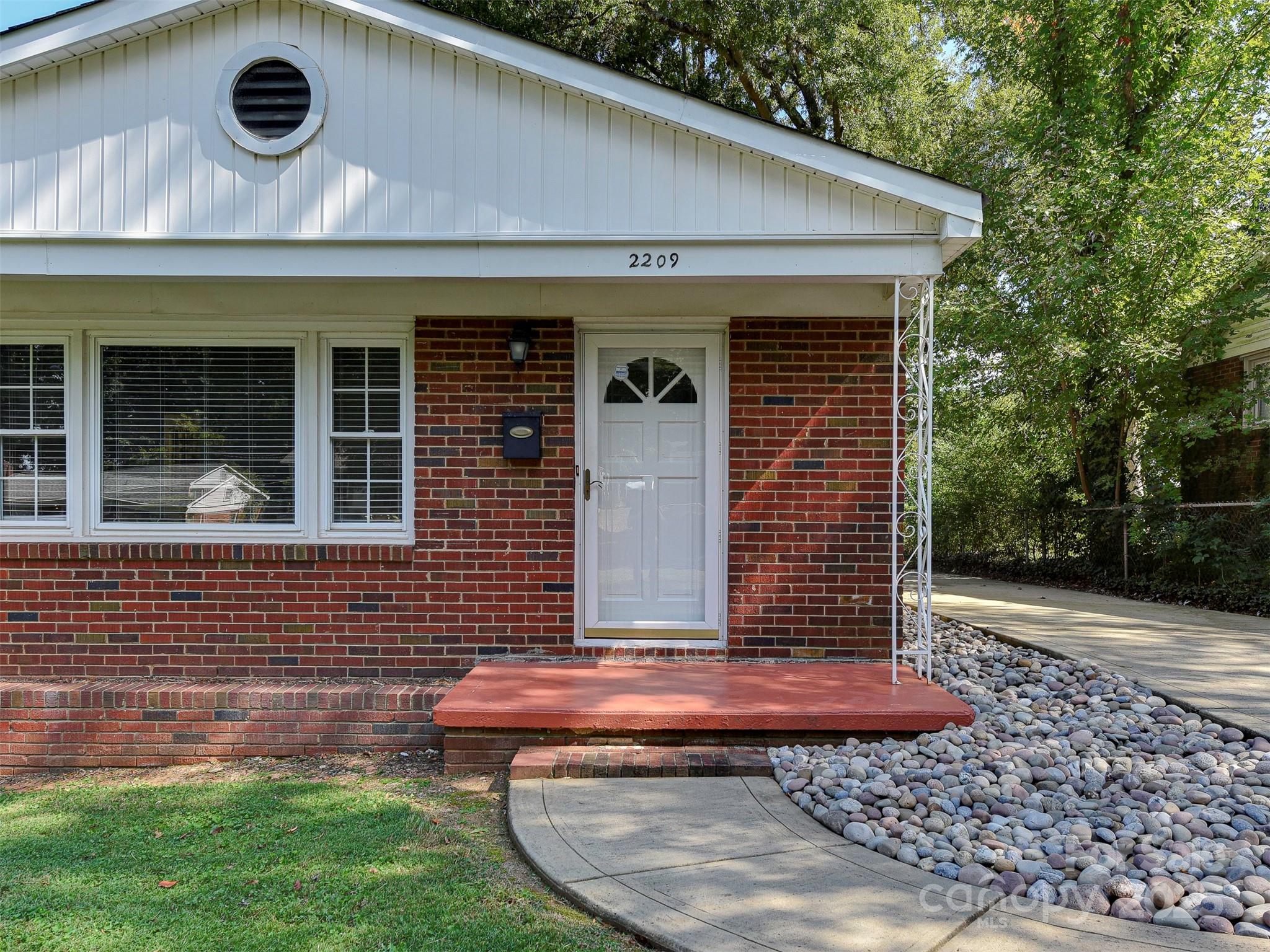 2209 Markham Court