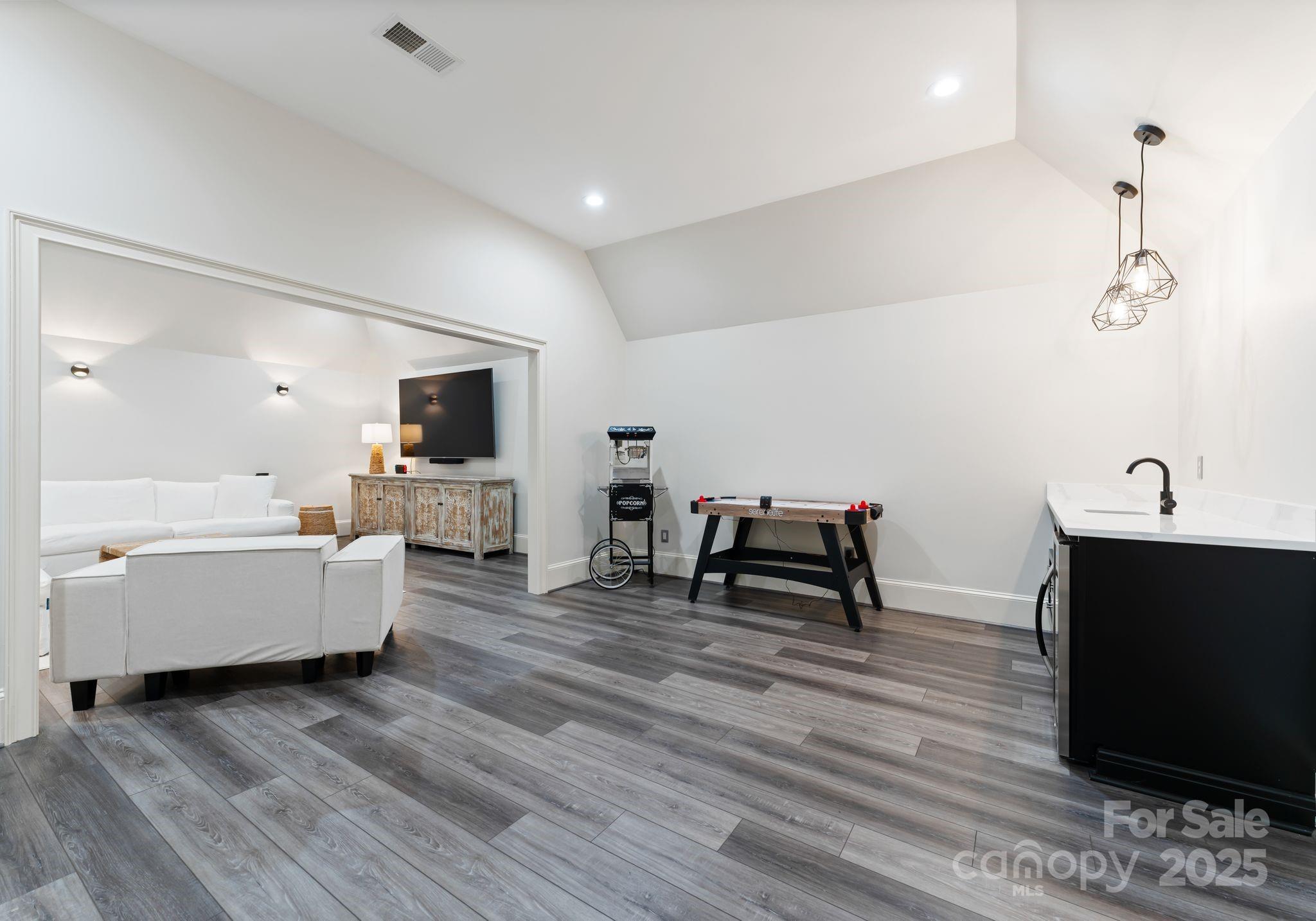 Williamsburg - Residential