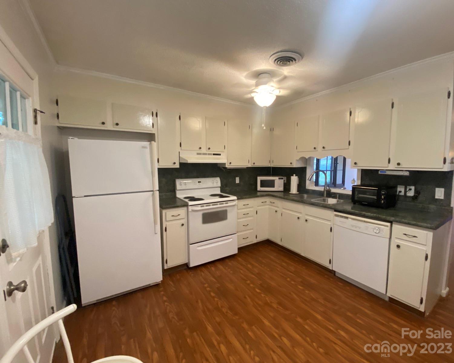 Parkwood Villas - Residential