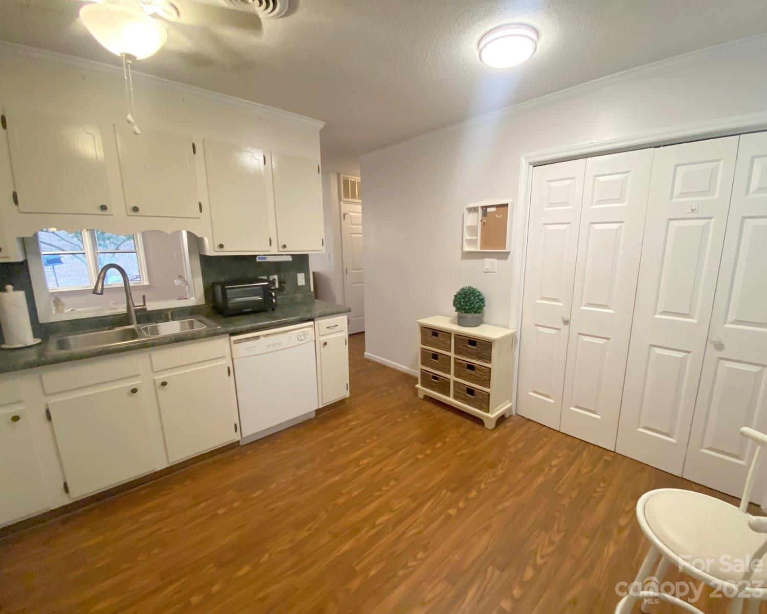 Parkwood Villas - Residential