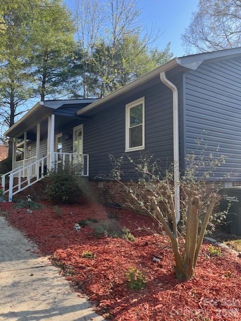 692 Radcliff Place NW