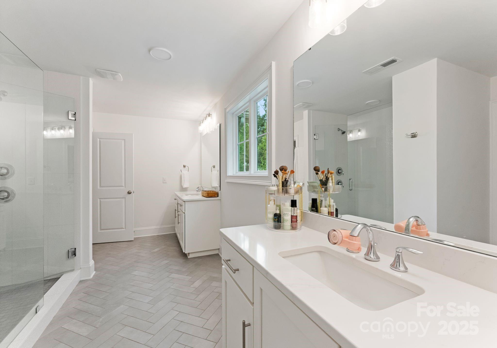 Oxford Manor - Residential