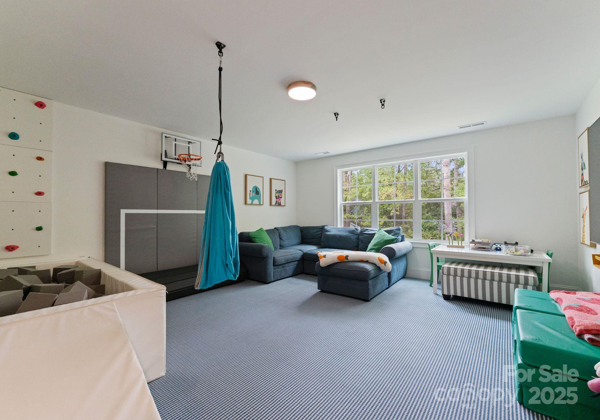 Oxford Manor - Residential