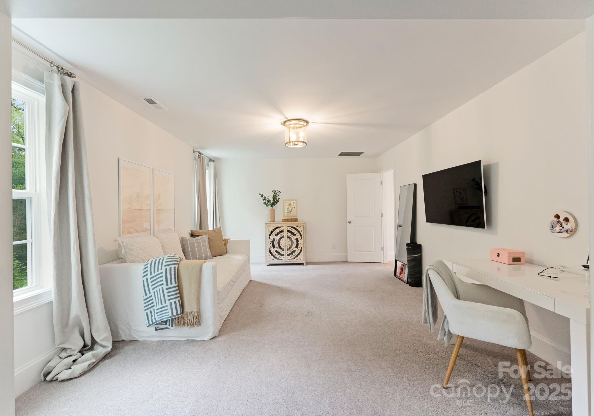 Oxford Manor - Residential