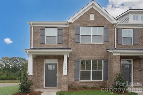 Photo of 5569 Stafford Road, Charlotte, NC 28215 (MLS # 4350801)