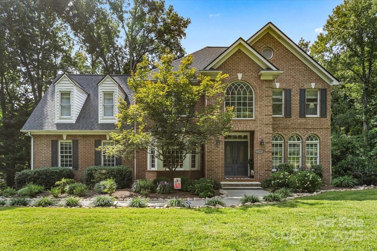 1281 Lurecliff Place