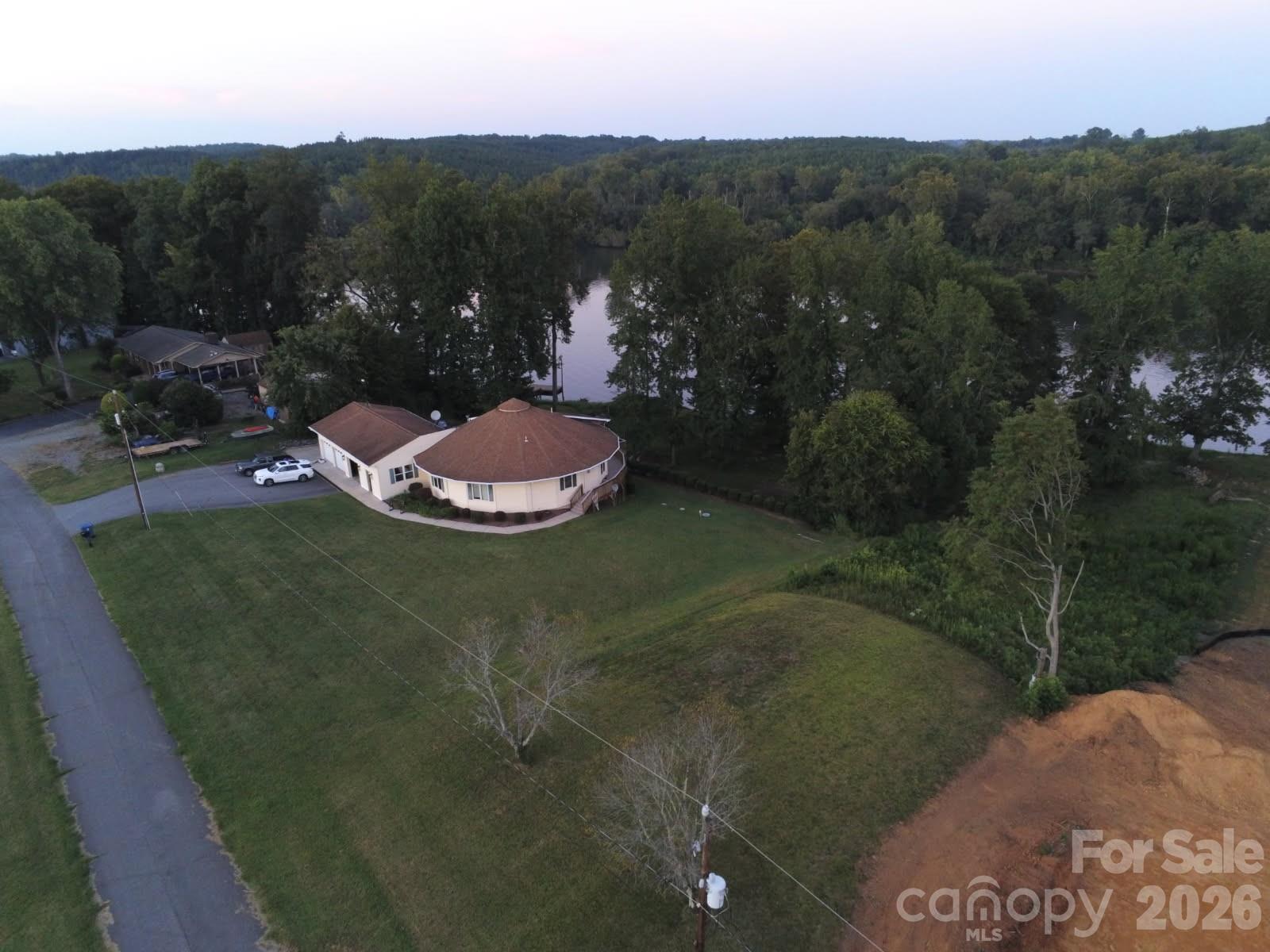 6034 Lookout Heights Drive