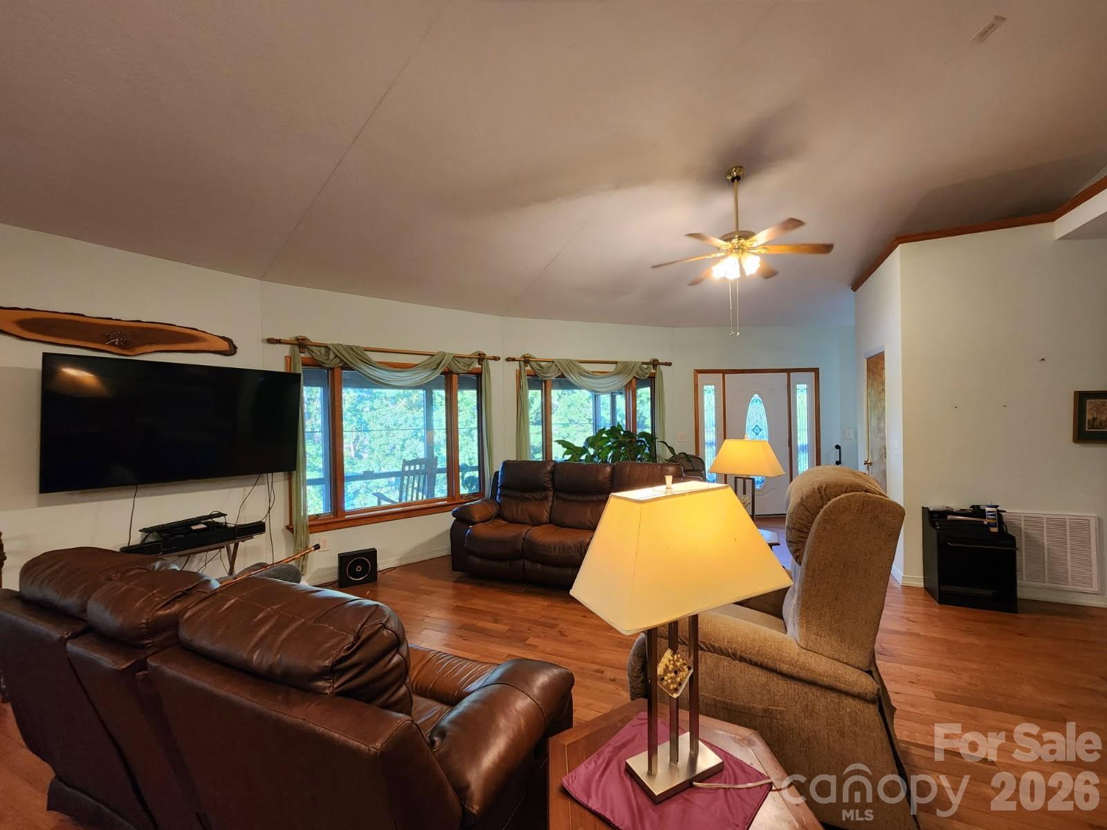 6034 Lookout Heights Drive