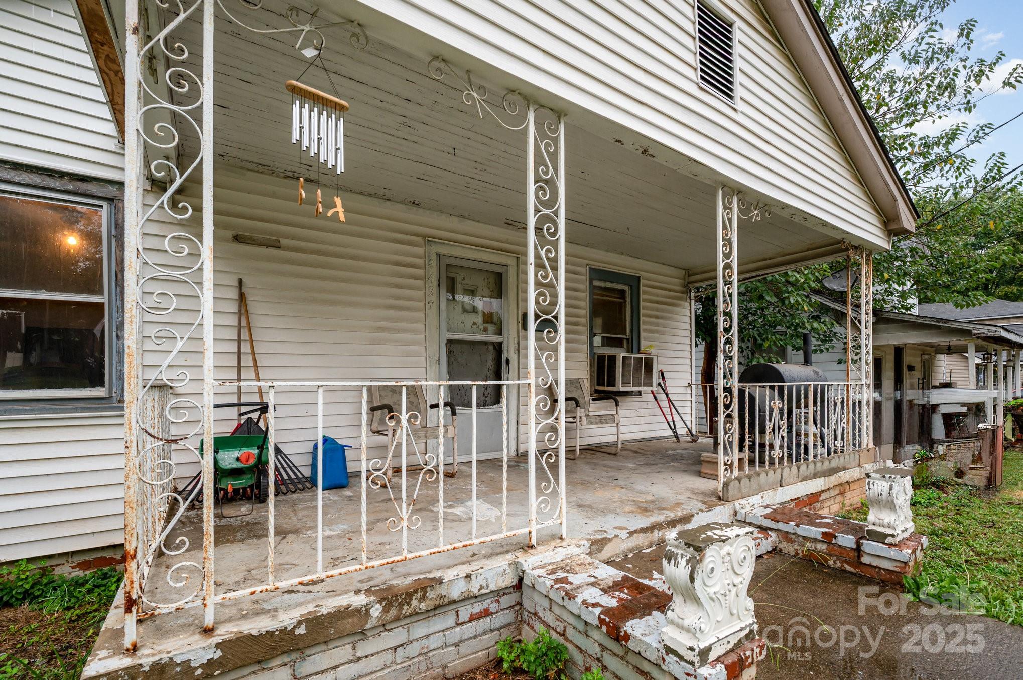 2428 Booker Avenue