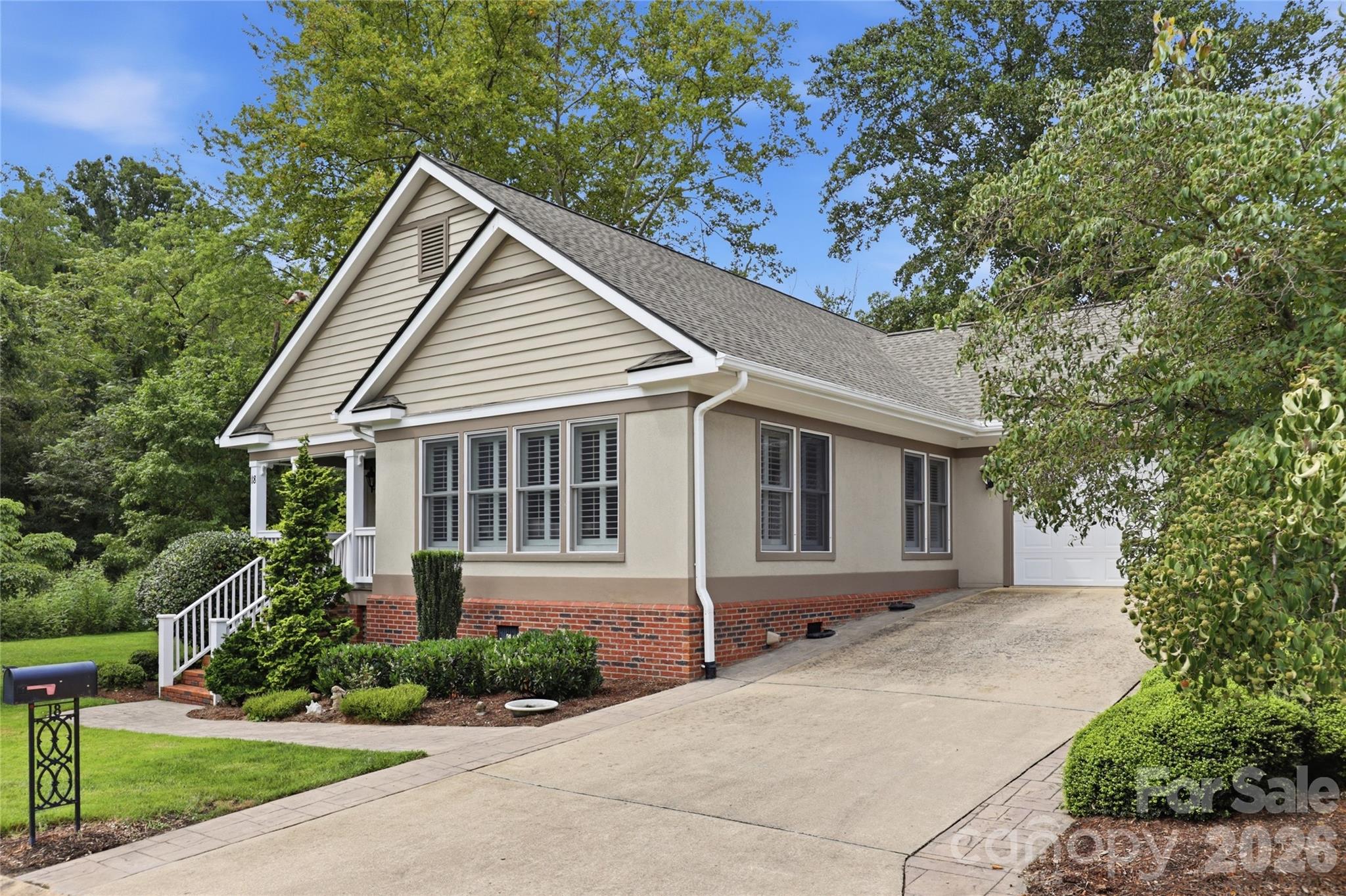 18 Creekside Way