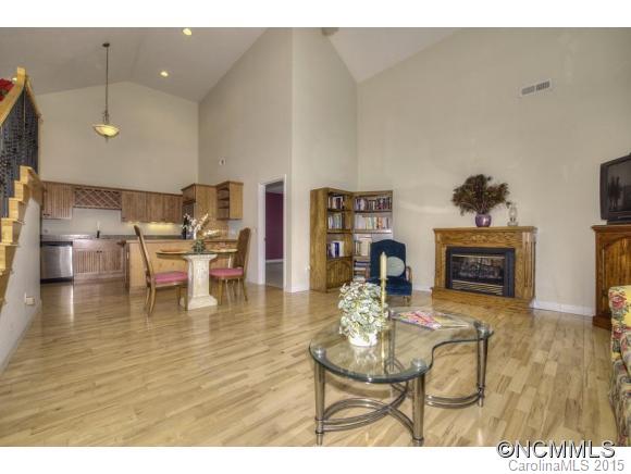 Town And Country Townhouses - Residential