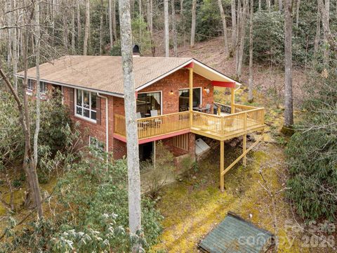 Photo of 227 Sky Lake Drive, Hendersonville, NC 28739 (MLS # 4349370)