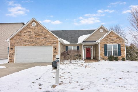 1 Breyerton Court Asheville NC 28804