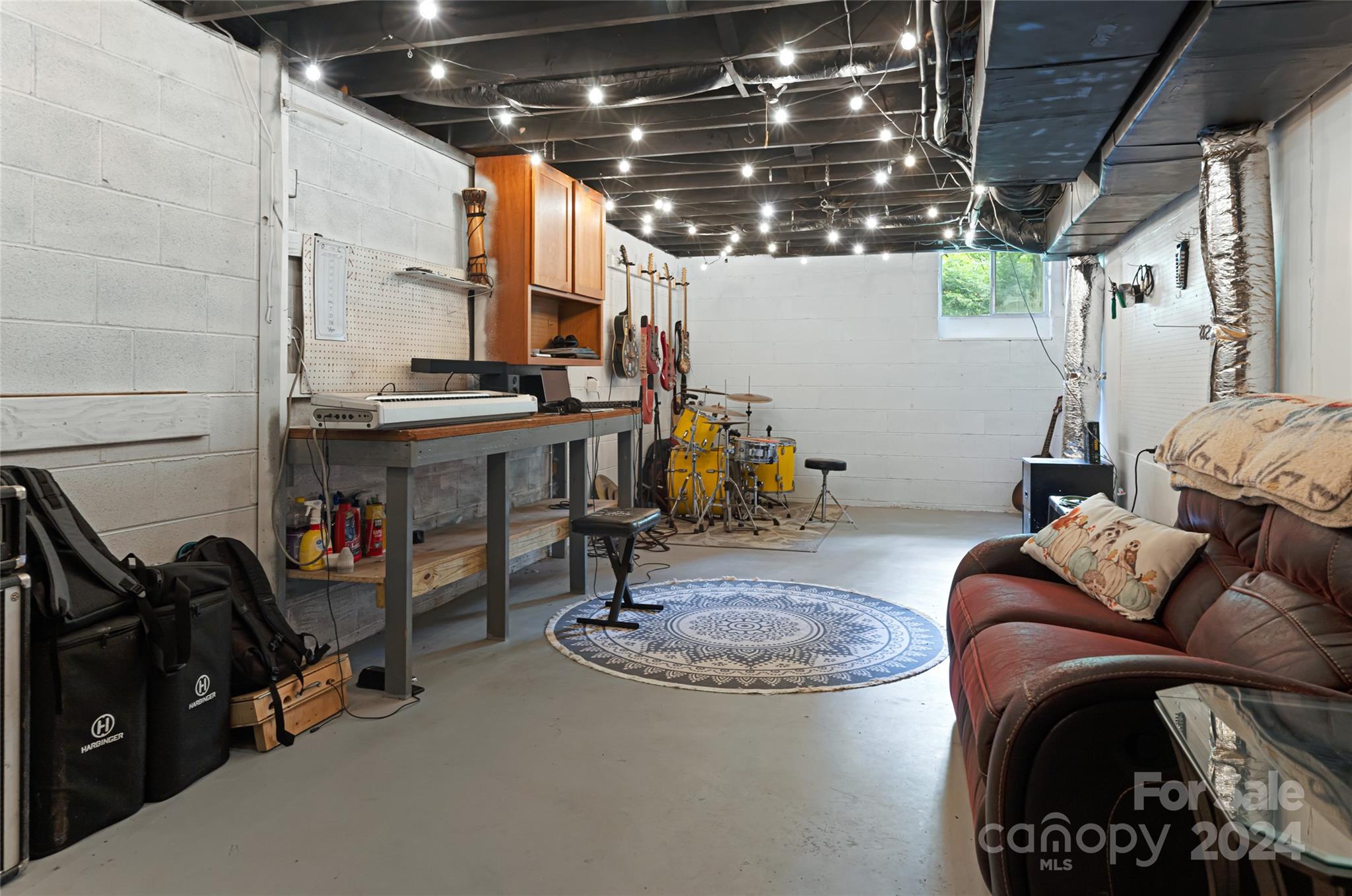 English Hills - Residential