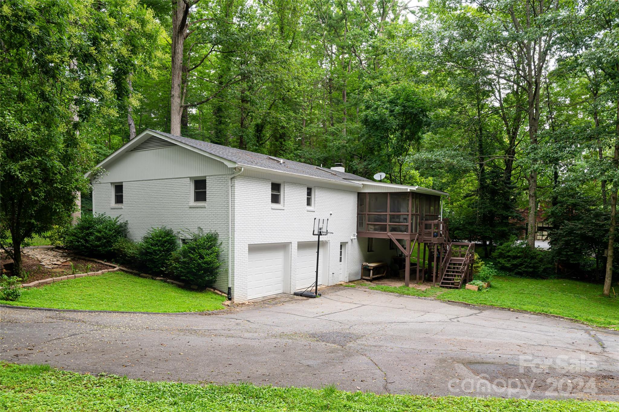 English Hills - Residential
