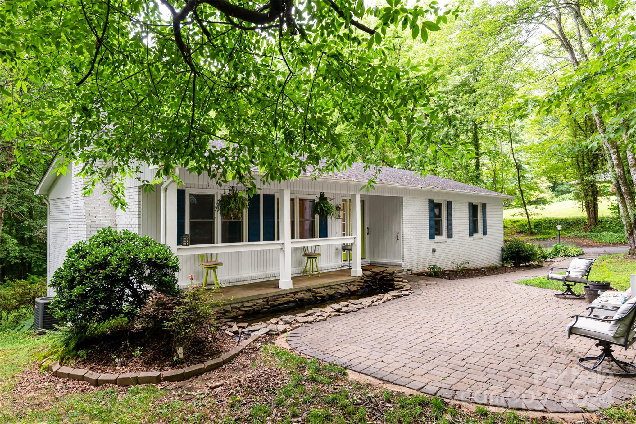 English Hills - Residential