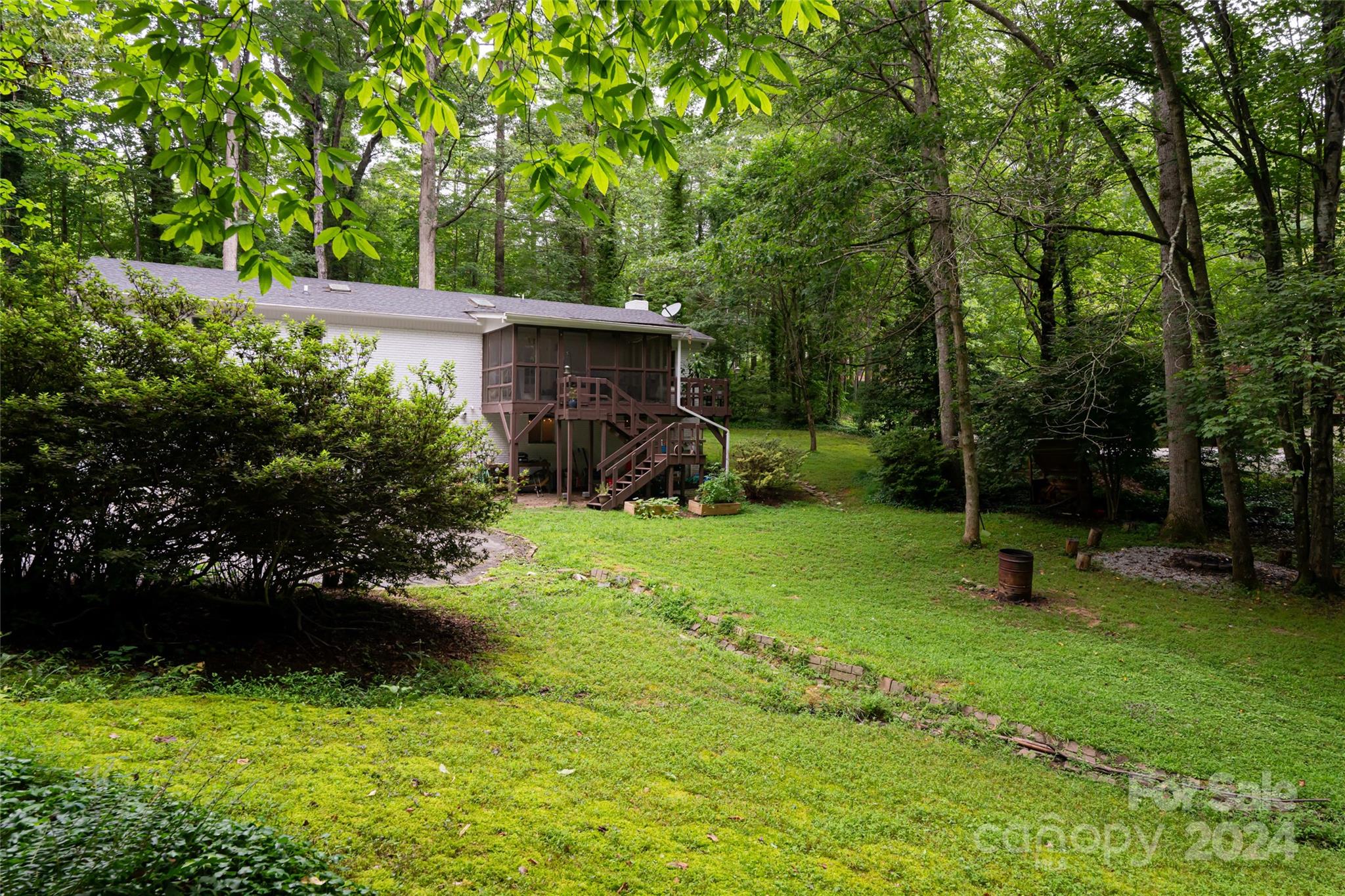 English Hills - Residential