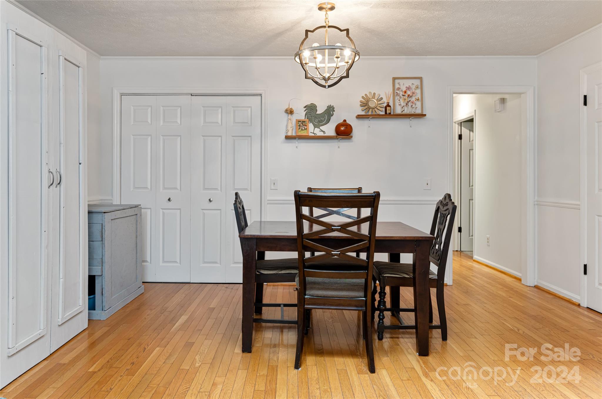 English Hills - Residential