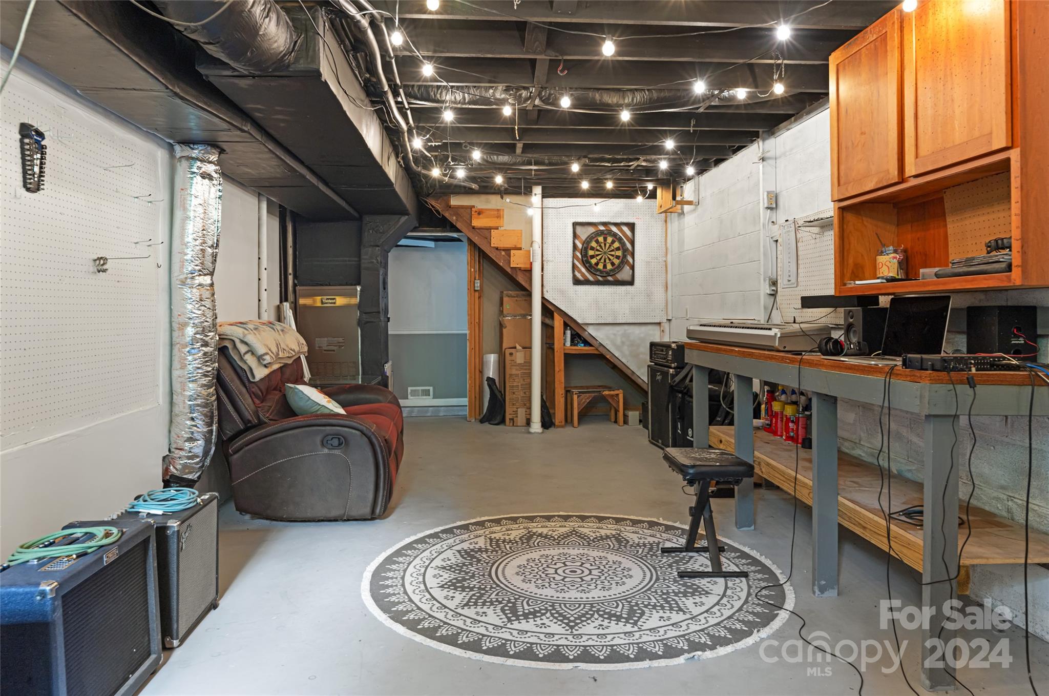 English Hills - Residential