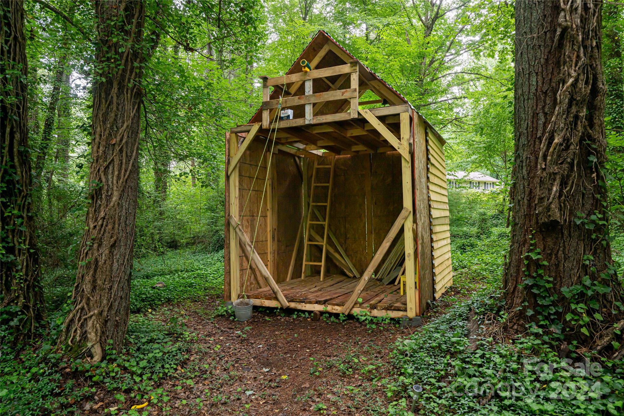 English Hills - Residential