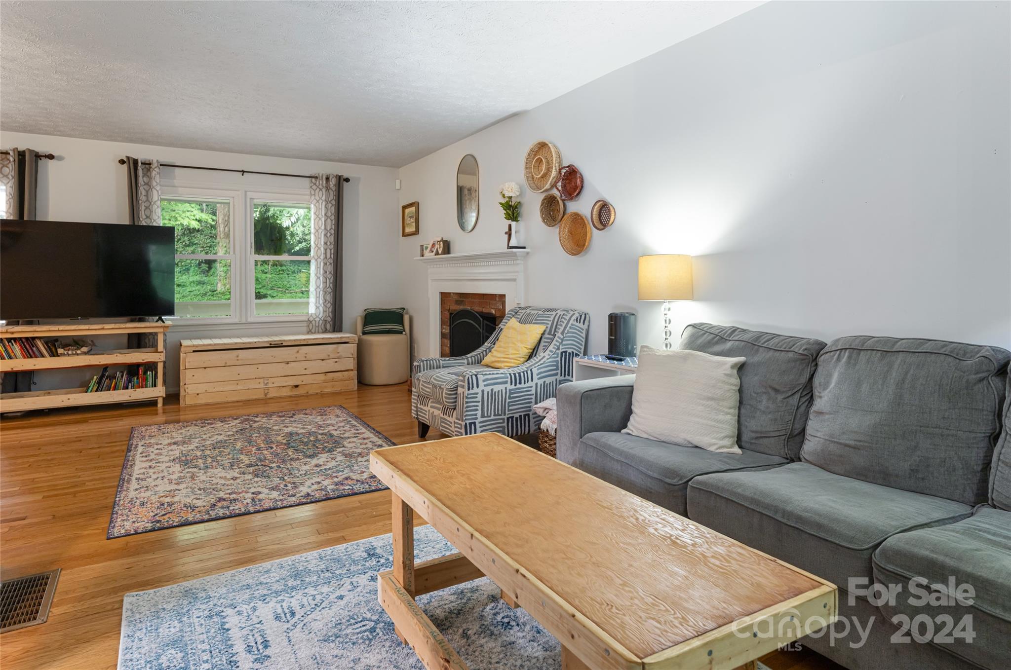 English Hills - Residential