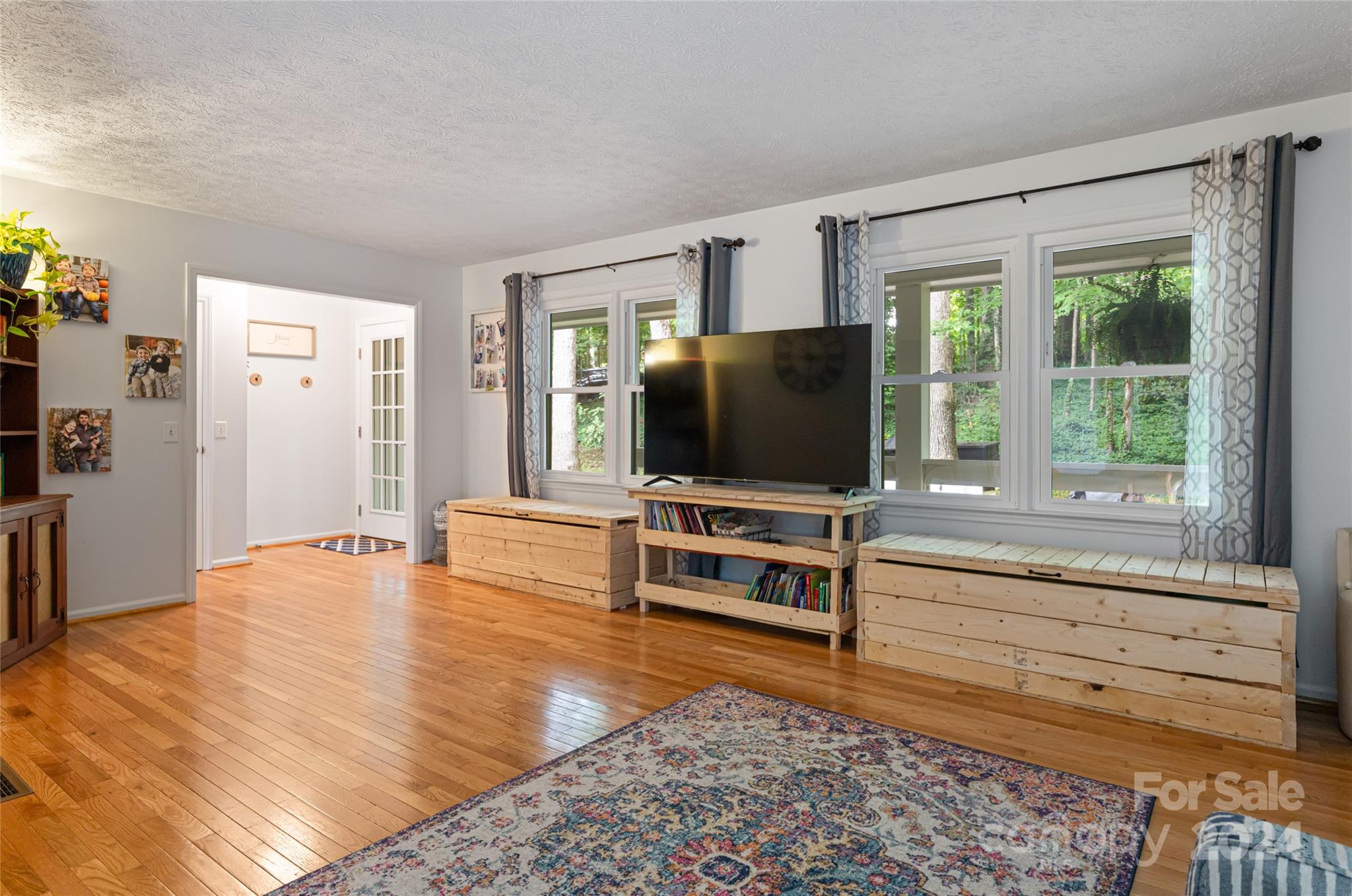 English Hills - Residential