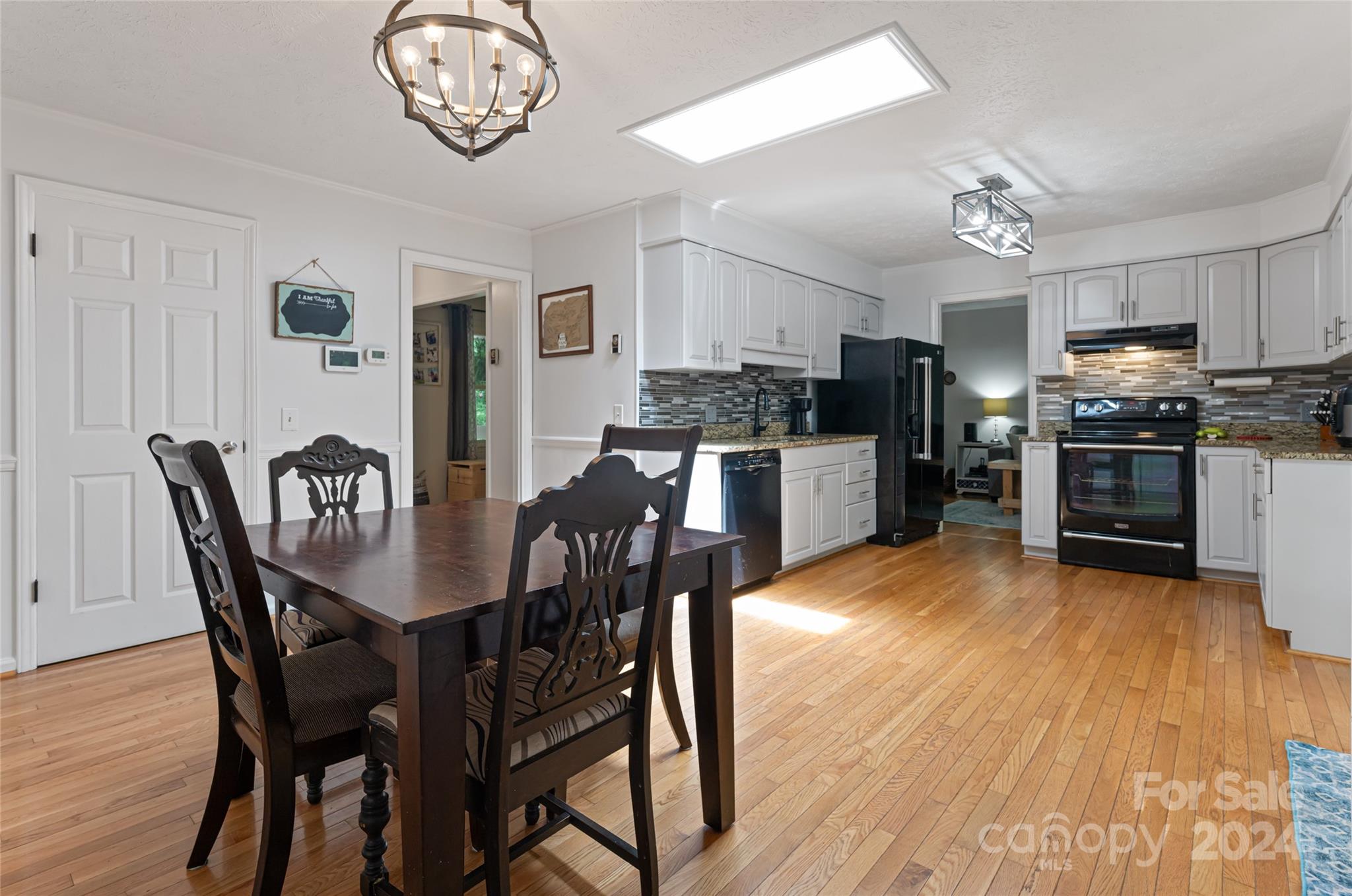 English Hills - Residential