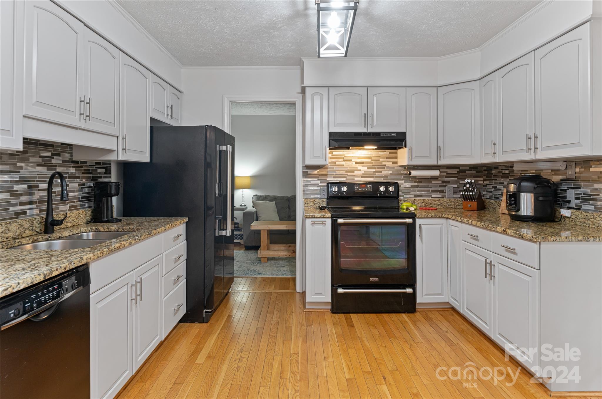 English Hills - Residential