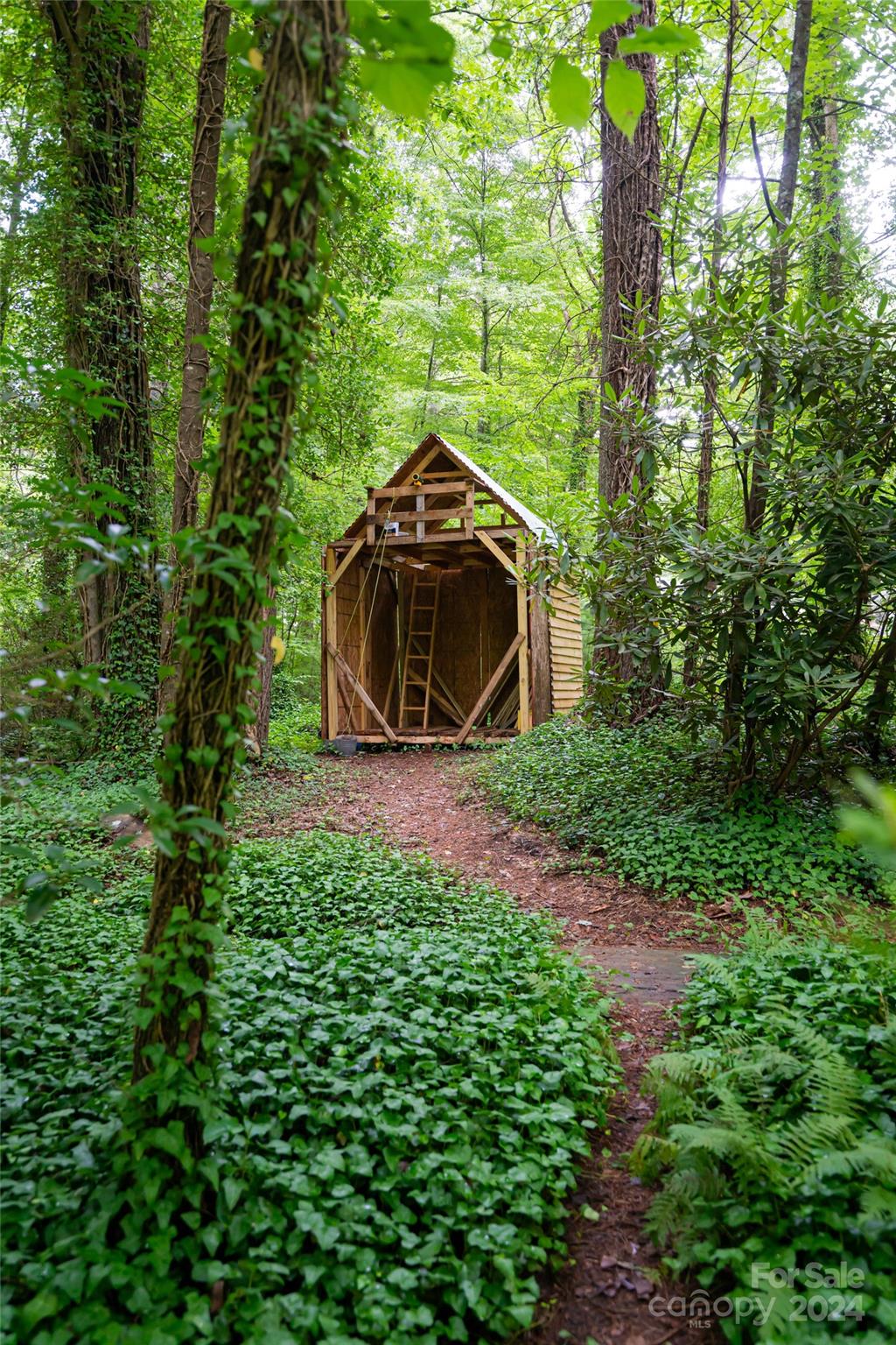 English Hills - Residential