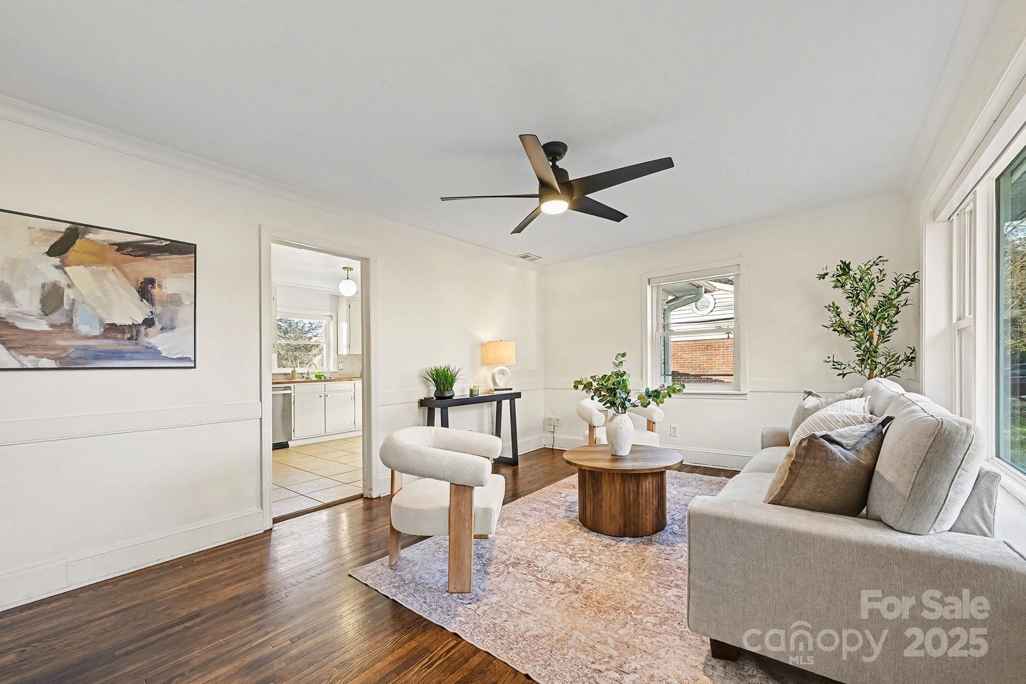 2218 Amesbury Avenue