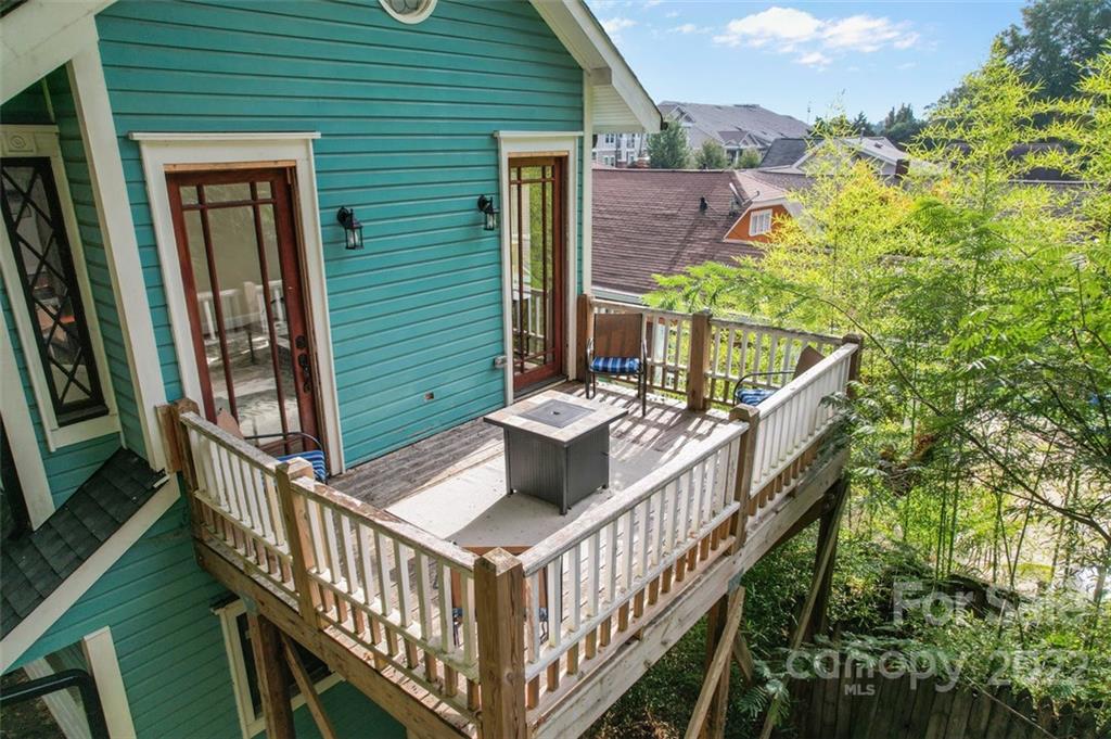 Elizabeth - Residential