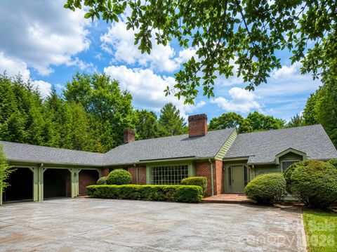 Photo of 1811 5th Street NW, Hickory, NC 28601 (MLS # 4387269)