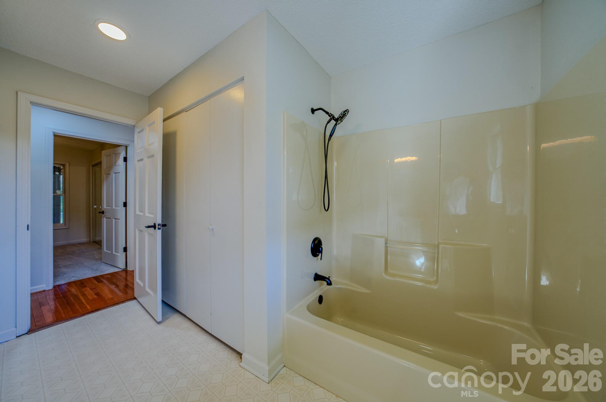 Hawthorne - Residential