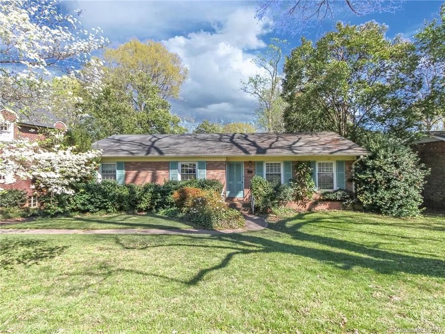 Located in the highly desired Myers Park area, this property is close to SouthPark, Park Road Shopping Center and Downtown. HVAC system and hot water heater were installed in 2015. This house is ready for you to make it your own!!