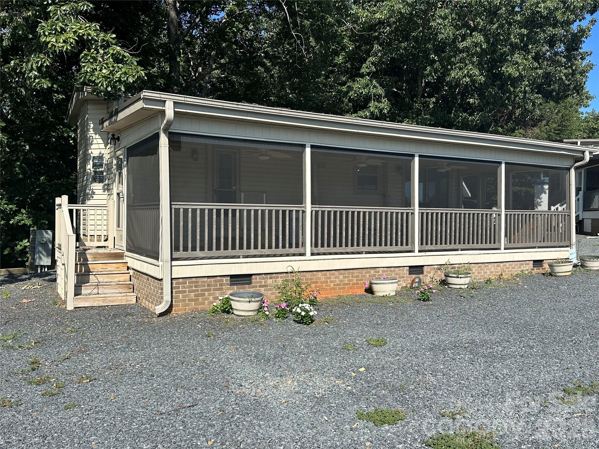 160 Grand View Drive