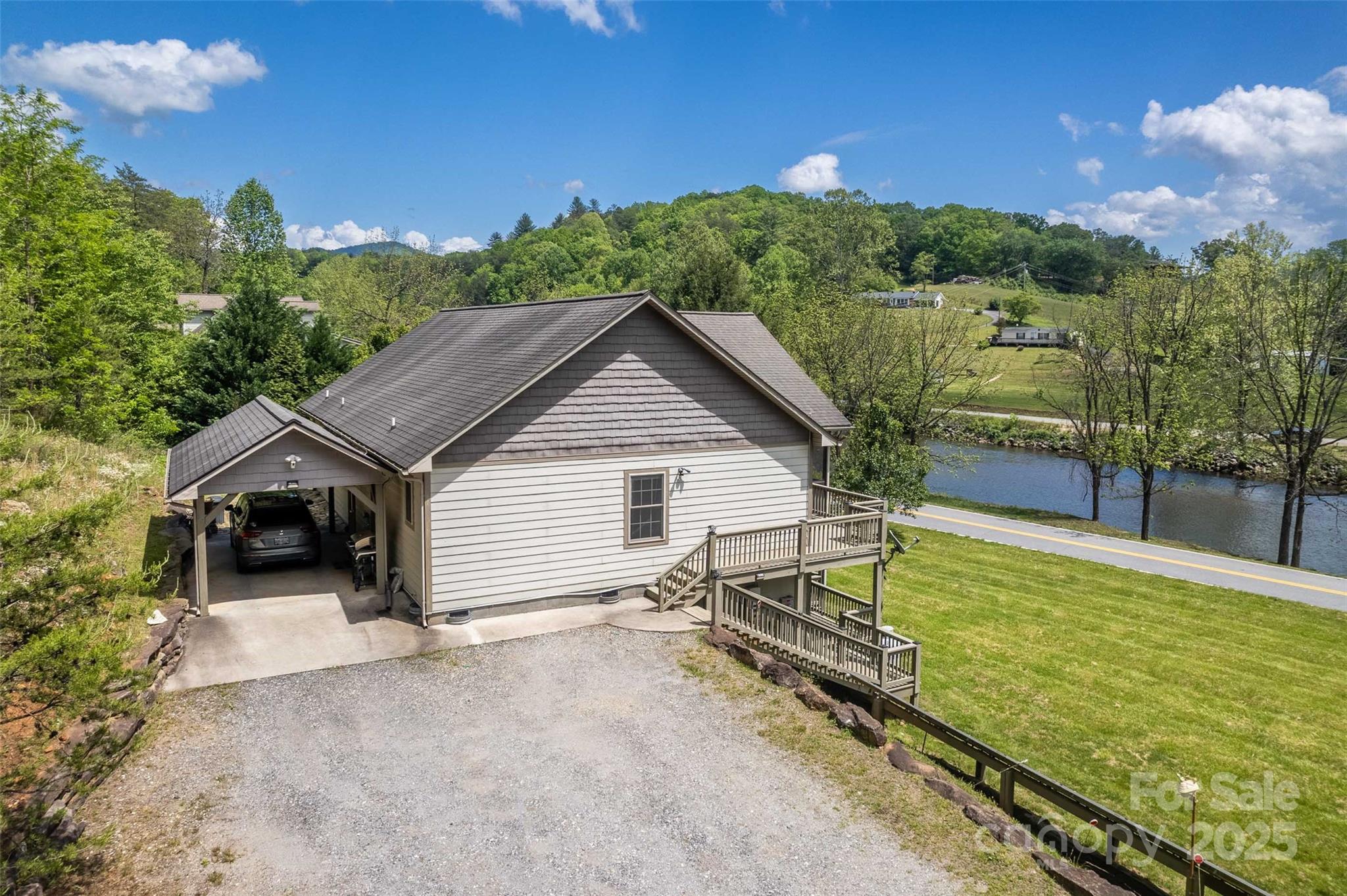 Noahs Landing - Residential