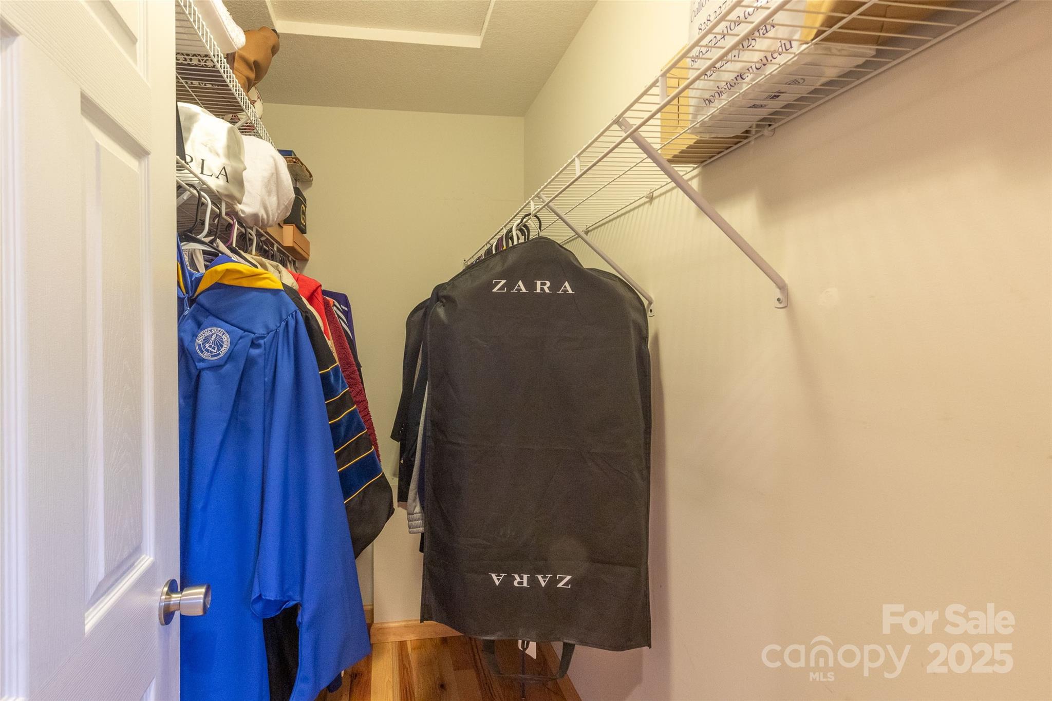 Noahs Landing - Residential