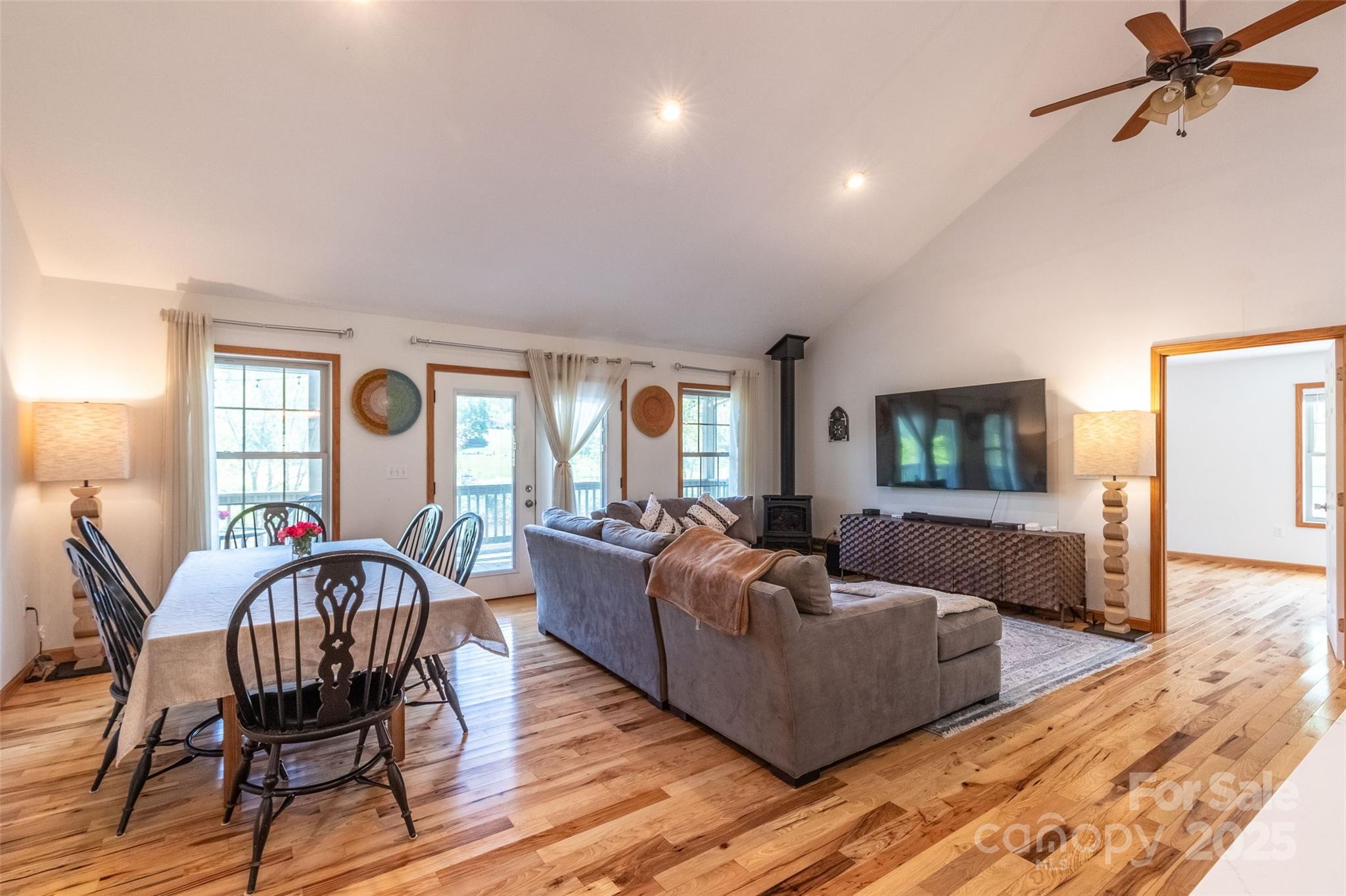 Noahs Landing - Residential