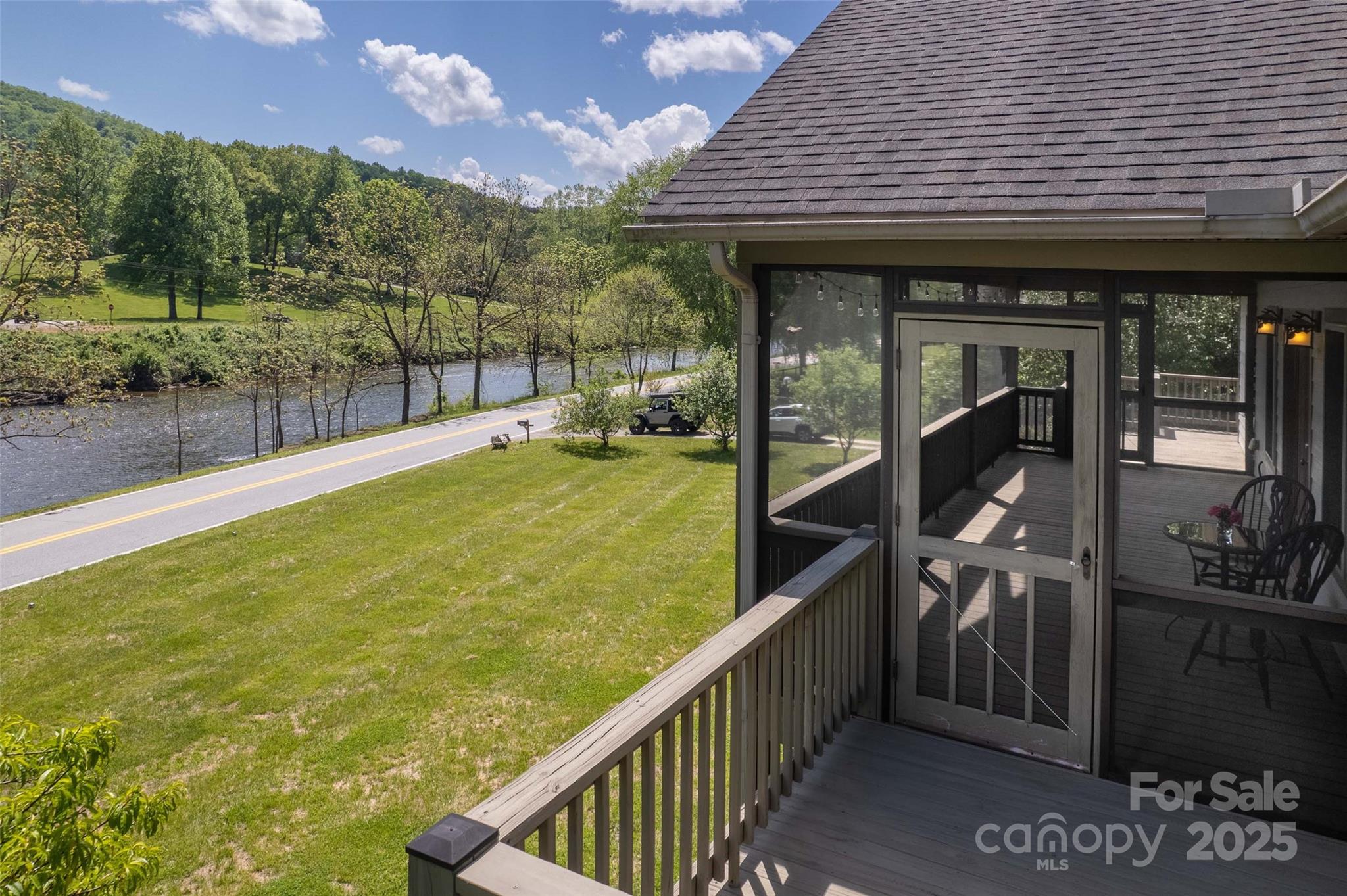 Noahs Landing - Residential