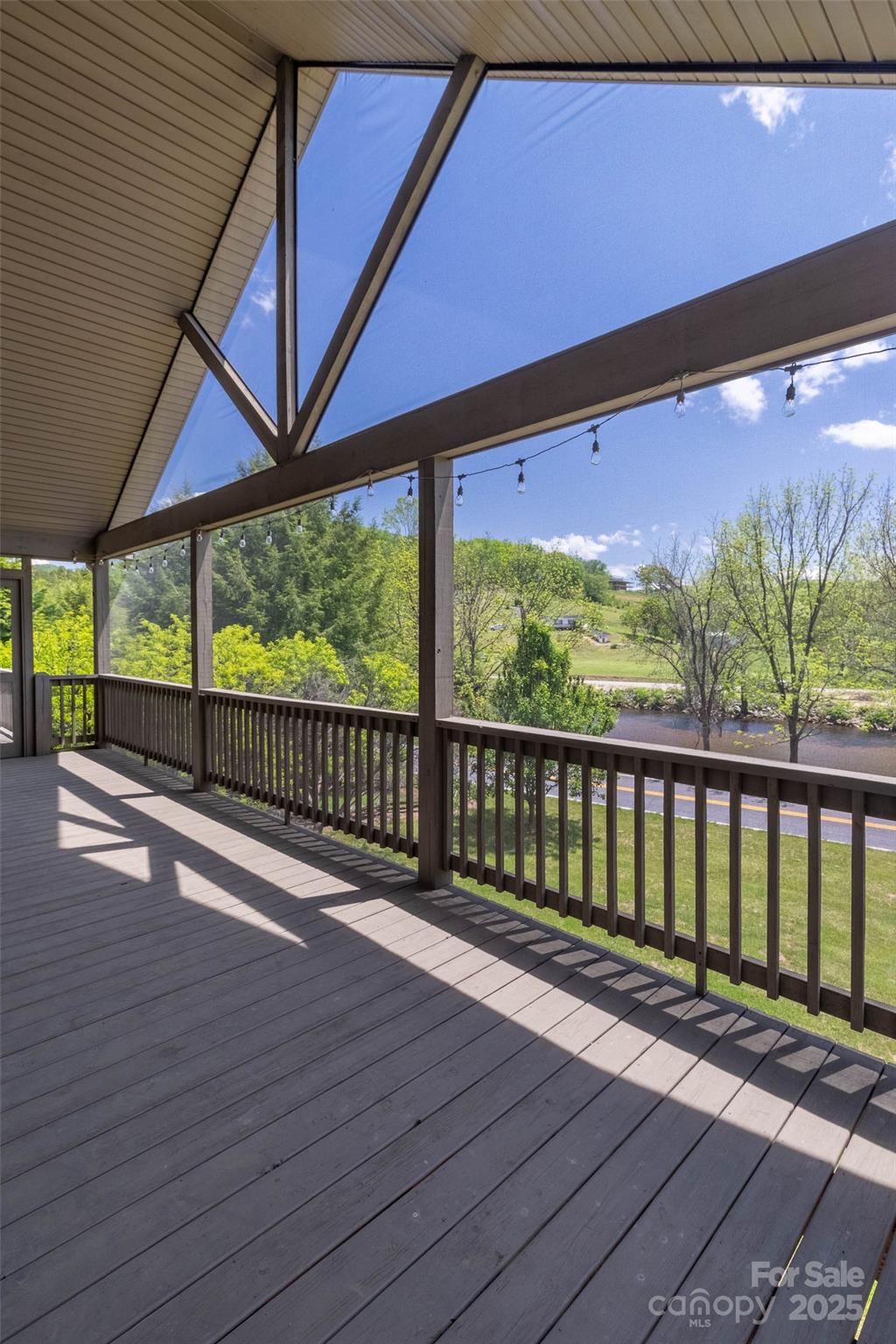 Noahs Landing - Residential