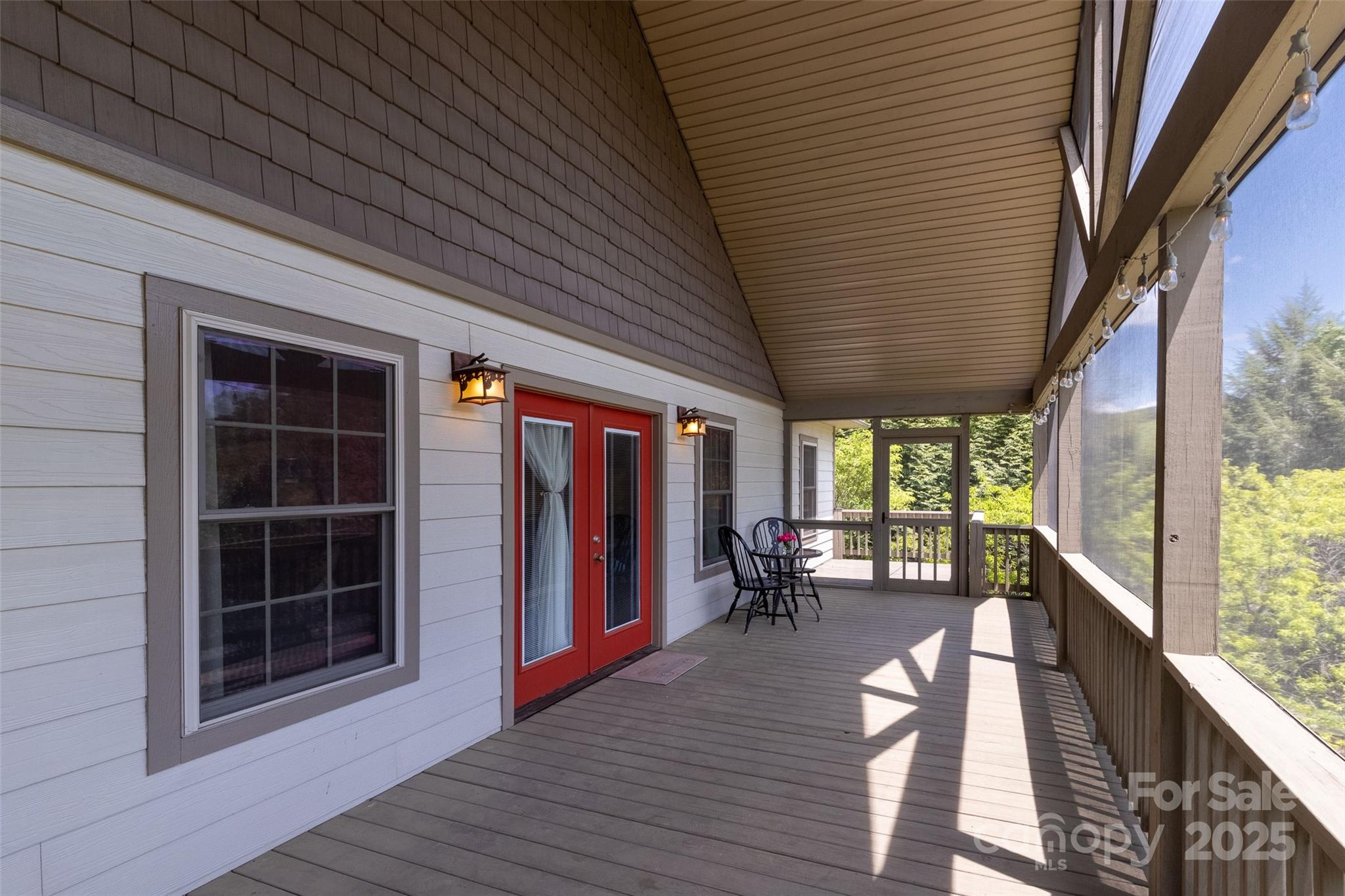 Noahs Landing - Residential