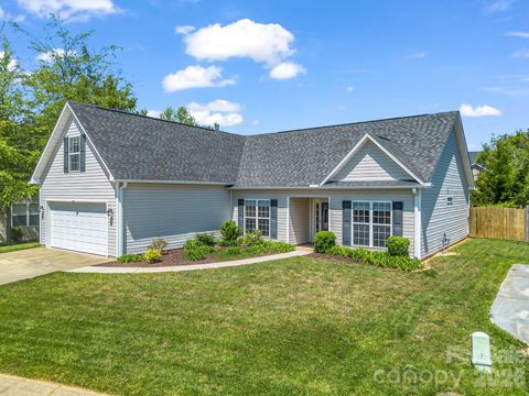 Photo of 38 Black River Road, Fletcher, NC 28732 (MLS # 4372996)