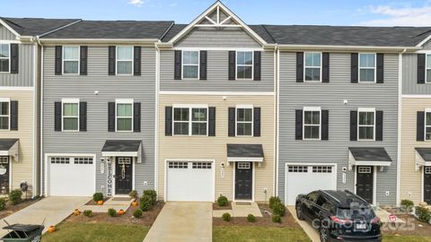 Photo of 6205 Cutwater Circle, Charlotte, NC 28269 (MLS # 4330106)