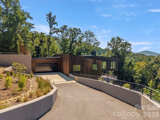 641 ELK MOUNTAIN SCENIC HWY, ASHEVILLE, NC 28804 - Image d63cde0dbfeca7474ab70d634ab430aa/2000291161
