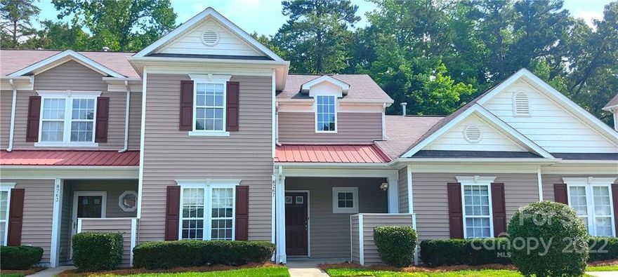 Welcome home!!! Beautiful 3 bedroom property with fireplace, in Kingstree community. conveniently located close to stores, and freeway, functional layout, NEW paint, NEW carpet, primary bedroom on the first floor with ensuite bathroom, 2 additional bedrooms located in second floor. Big loft overlooking the second floor. Big windows that provide ample natural light and enjoy the shaded backyard or walk to the neighborhood park throughout the community. located on a cul-de-sac. Olympic size community pool!!!