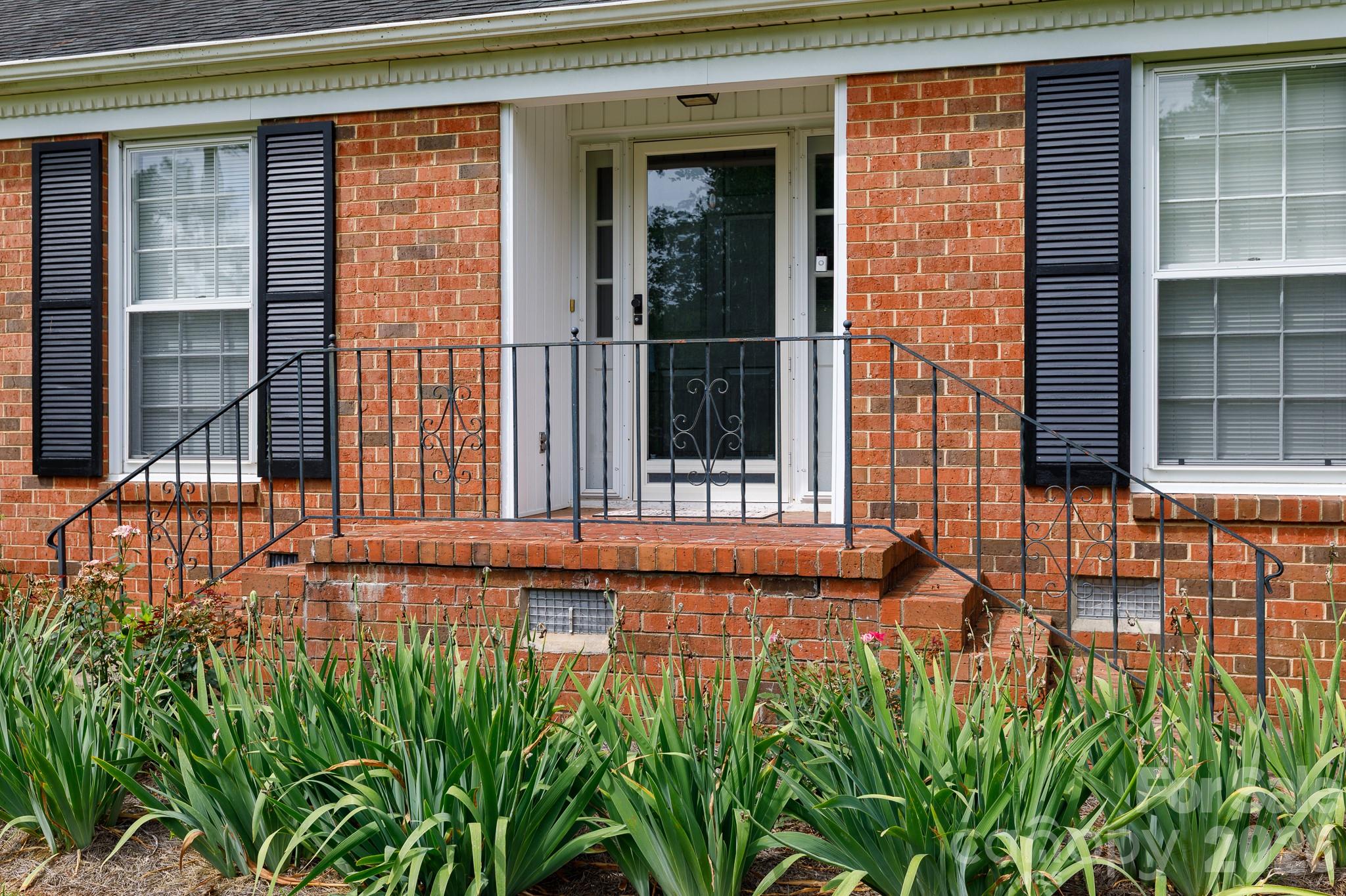 2057 Hempstead Road